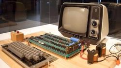 Steve Jobs’ın elinden çıkan Apple-1, 442 bin dolara satıldı