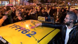 Fatih'te taksiciler öldürülen meslektaşları için bir araya geldi