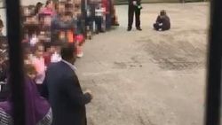 Öğrenciyi betona oturtan müdüre soruşturma