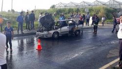 Antalya'da araç alev alev yandı