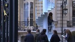 Eyfel Kulesi'ndeki orijinal merdivenin bir kısmı satıldı
