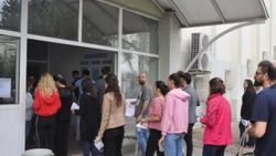 Sınav için tel tokalar çıkarıldı, mendiller çöpe atıldı