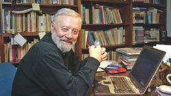 Özdemir İnce’den deneme tadında kitap: ‘Tersine Yazılar’