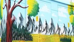 Sinoplu çift Siirt'in duvarlarını süslüyor