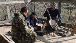 3 kuşaktır tahtadan alet yapıyorlar