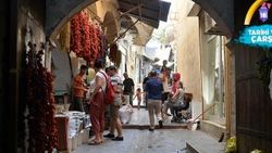Tarihi şehrin baharat kokan çarşısı