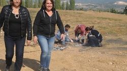 İki Fransız araştırmacı kemik eşyaların izini sürüyor