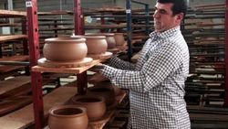 Geleceğin çanak çömlek ustalarını yetiştiriyorlar