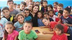 Ceylan öğretmen zorluklara rağmen eğitim veriyor