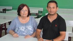 Annesiyle aynı okulda ders veriyor