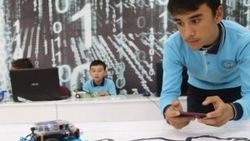 Köy okulunda robotik kodlama dersi