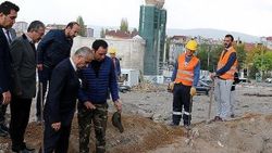 Tarihi kale açık hava platosuna dönüştürülüyor