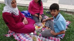 Velilerin okullarda öğle arası çilesi