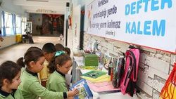 Okullarda askıda defter kalem kampanyası