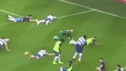 Çimlerde sevinen futbolcular İZLE