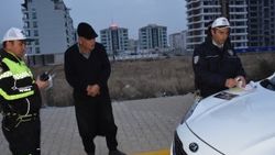 15 yaşındaki torununa araç kullandırdı
