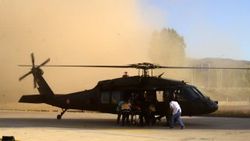 Askeri helikopter kayalıklardan düşen çoban için havalandı