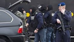 Hollanda'da 7 okulda bomba paniği
