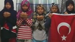 Filipinli yetimlerden Mehmetçik'e dua