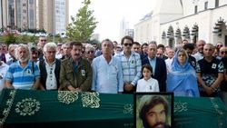 Sanatçı Balamir son yolculuğuna uğurlandı