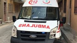 İzmir'de minibüsle ambulans çarpıştı