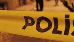 İzmir'de cinnet getiren baba eşini ve kızını öldürdü