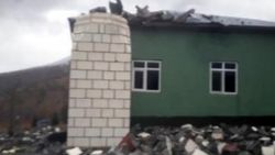 Elazığ'da yıldırım cami minaresini yıktı
