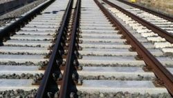 Vinçle 41 ton ray demiri çalan hurdacı tutuklandı
