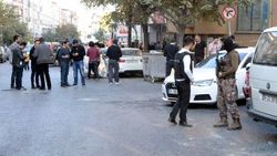 Gaziosmanpaşa'da araca silahlı saldırı