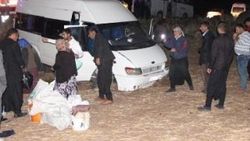 Tarım işçilerini taşıyan minibüs devrildi