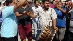 Hataylı ayakkabıcılardan davul zurna eşliğinde eylem