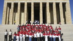 Şehit ve gazi çocuklarından Anıtkabir'e ziyaret