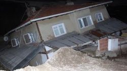Göynük'te heyelan etkili oldu