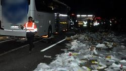 Uşak'ta yolcu otobüsü kazası: 1 ölü, 12 yaralı