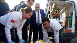 Bakan konvoyunun önünde kaza