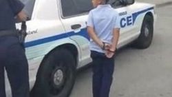 7 yaşındaki çocuğa kelepçe takan ABD polisi