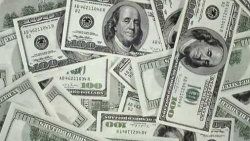 Dolar rekora devam ediyor