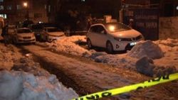 Sultangazi'de otomobile el yapımı patlayıcı atıldı