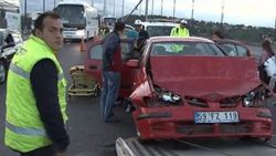 Zincirleme kaza köprüde trafiği kilitledi