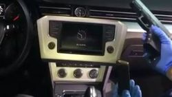 Lüks araçta suikast silahı ele geçirildi