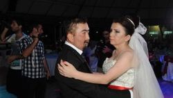 Yüz nakli yapılan Turan Çolak evlendi