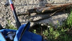 Adana'da balıkçının oltasına kalaşnikof takıldı