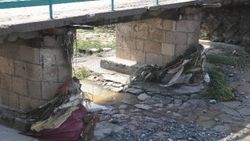 Balıkesir'de taşan Çay Deresi kurudu