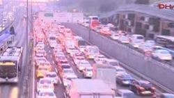 D-100'deki kaza nedeniyle trafik Avcılar'a kadar uzadı