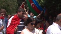 Azerbaycan halkı Atatürk Havalimanı'ndaki saldırıyı kınadı