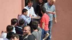 Gebze'de gerdek dayağı damadı hastanelik etti