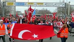 Almanya Nümberg’te teröre karşı yürüyüş