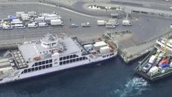 Tır şoförleri köprü yerine feribota akın etti