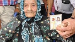 18 torunu olan Ayşe Nine 113'üncü doğum gününü kutladı