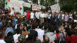 Suriyeli sığınmacılardan Edirne Valisi Şahin'e protesto
